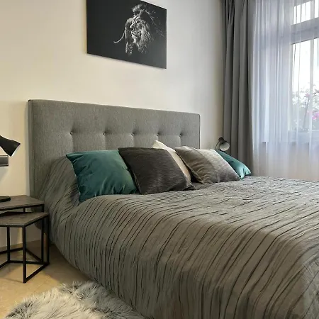 Leo Free Parking - President Palace Apartment Bratislava