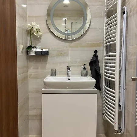 Leo Free Parking - President Palace Bratislava