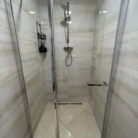 Leo Free Parking - President Palace Bratislava