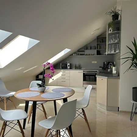 Apartment Leo Free Parking - President Palace
