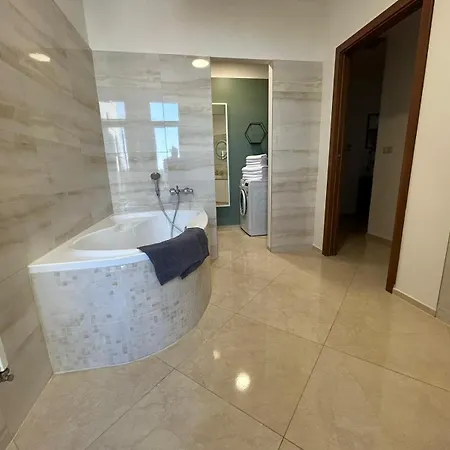 Leo Free Parking - President Palace Apartament Bratysława