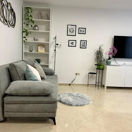 Leo Free Parking - President Palace Apartment *