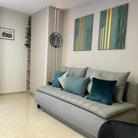 Leo Free Parking - President Palace * Bratysława