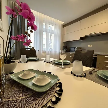 Apartment Leo Free Parking - President Palace