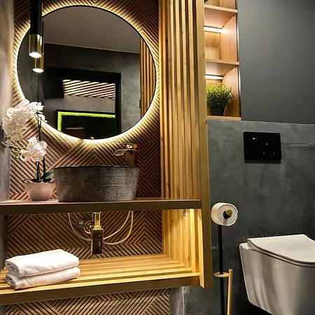 Leo Free Parking - President Palace *