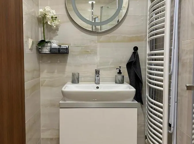 Leo Free Parking - President Palace Bratislava