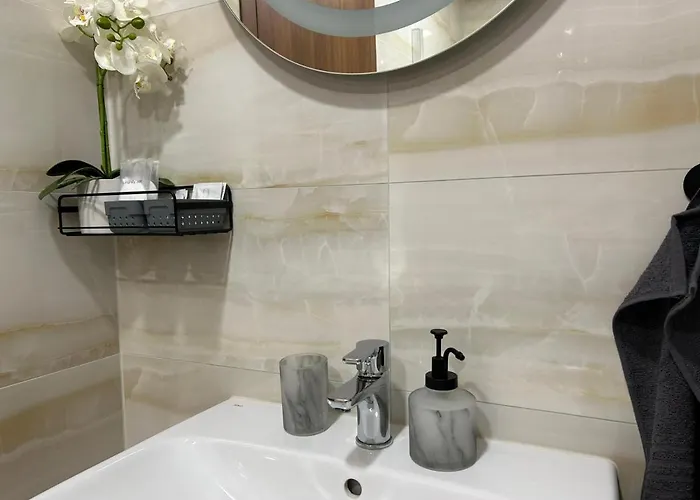 Leo Free Parking - President Palace Apartment