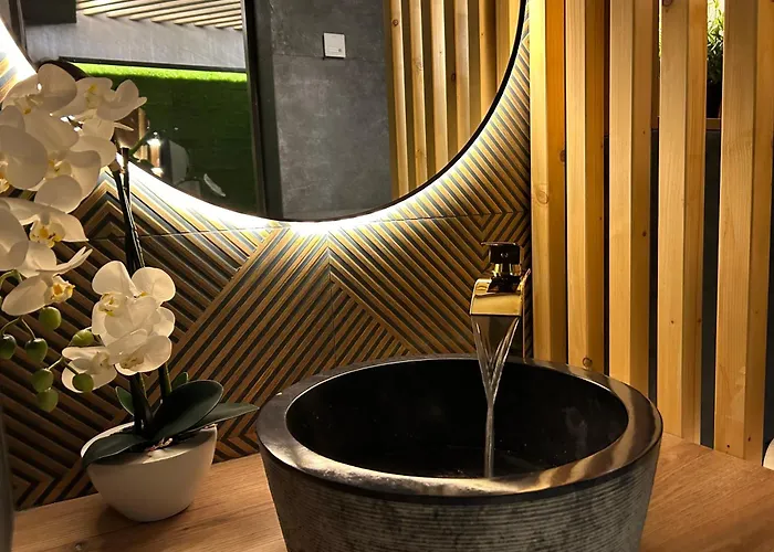 Leo Free Parking - President Palace Apartment *