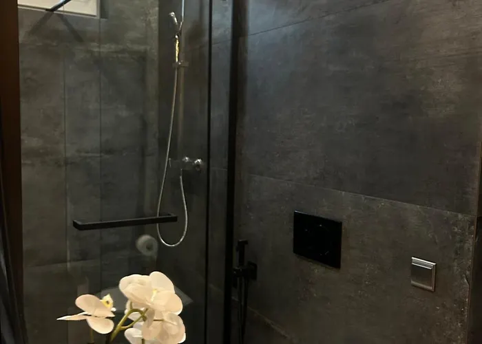 Leo Free Parking - President Palace Bratislava