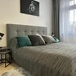 Leo Free Parking - President Palace Apartment Pressburg