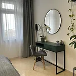 Leo Free Parking - President Palace Apartment *