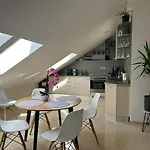 Apartment Leo Free Parking - President Palace