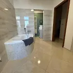Leo Free Parking - President Palace Apartment Pressburg