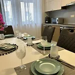 Apartment Leo Free Parking - President Palace *