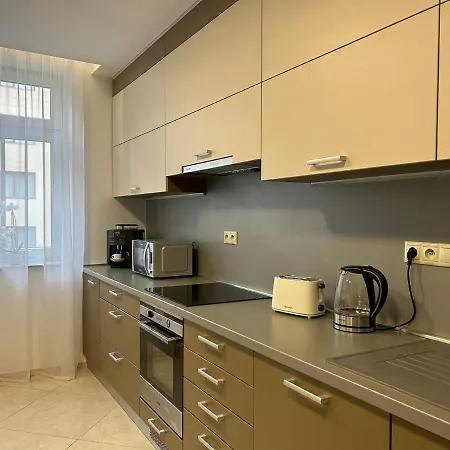 Leo Free Parking - President Palace *