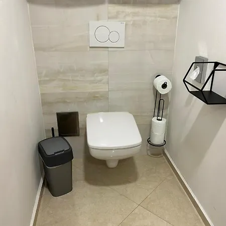 Leo Free Parking - President Palace Bratislava