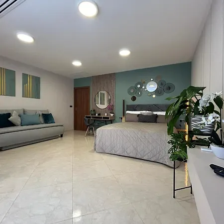 Leo Free Parking - President Palace * Bratislava